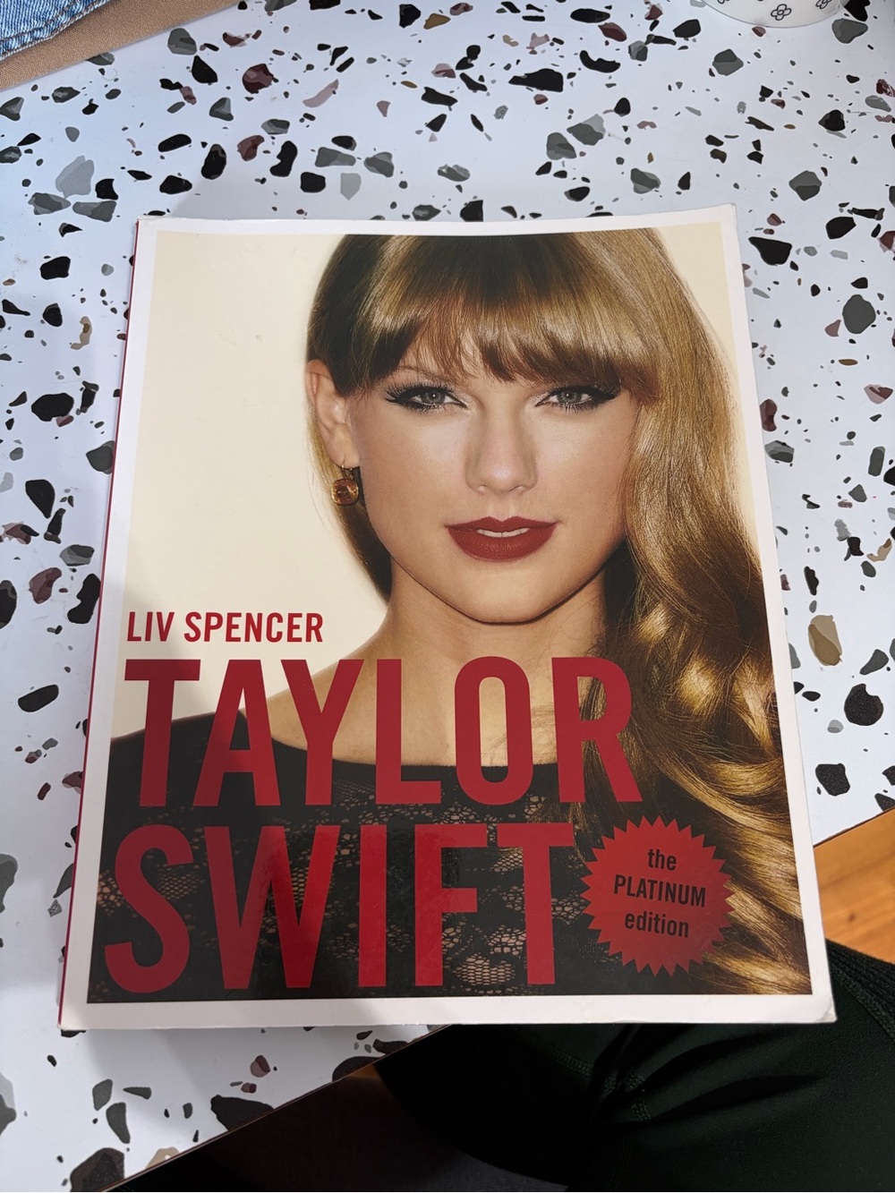 Taylor Swift Lipstick Look Book - Red Shade